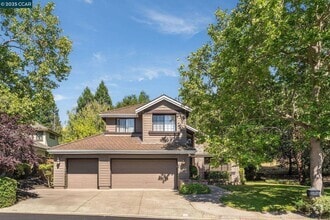 Building Photo - 3057 Deer Meadow Dr