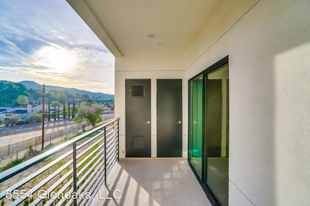 Foto del edificio - 8600 Glenoaks Blvd