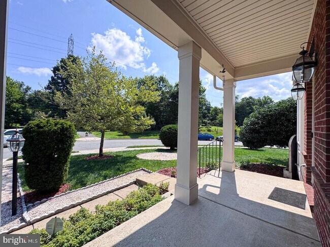 Foto del edificio - 22827 Oakgrove Rd
