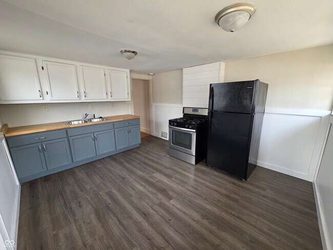 Building Photo - 128 S Butler Ave