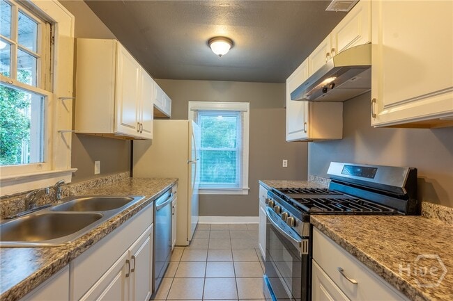 Building Photo - 3312 Falligant Ave