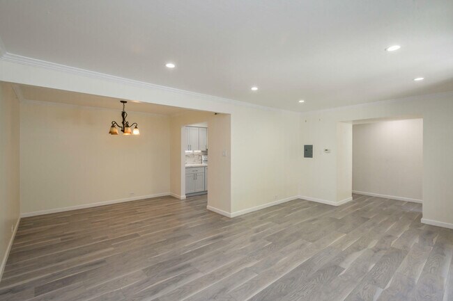 Foto del edificio - 5105 Admiralty Ln