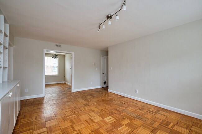 Building Photo - 2730 Ordway St NW