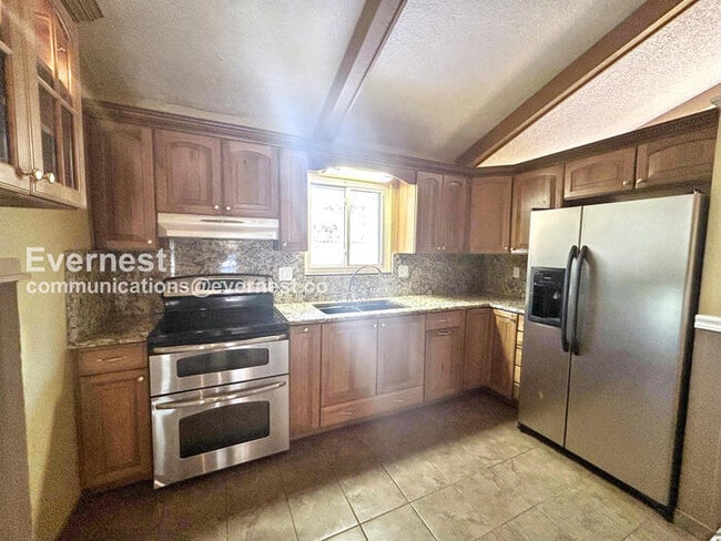 Foto del edificio - 3118 Squaw Valley Dr