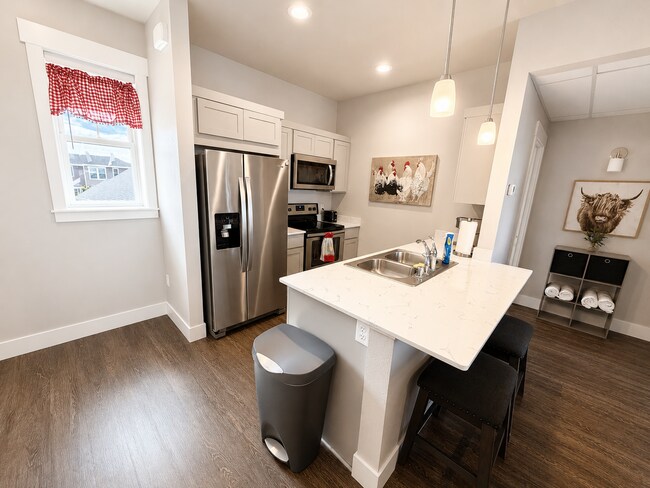 Building Photo - 6031 Catherina Ct