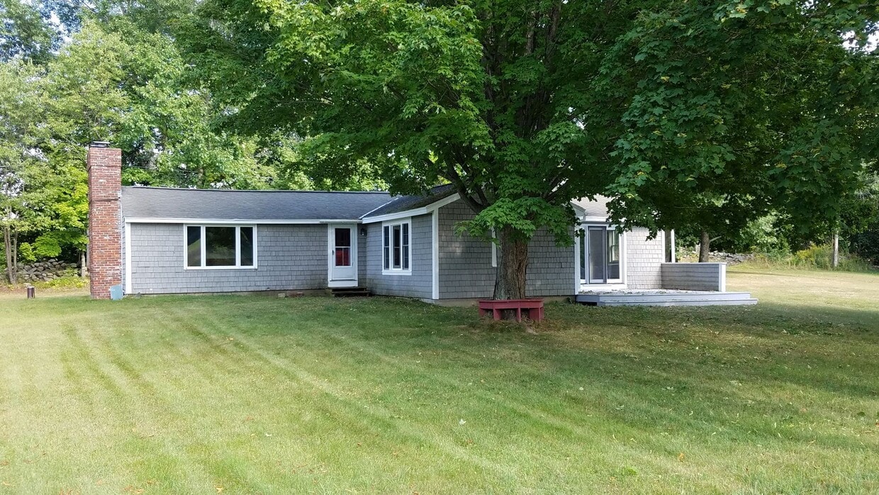 Primary Photo - 2 Bed, 1 Bath Ranch on Beautiful Property