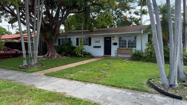 Building Photo - 3300 SW 126th Ave