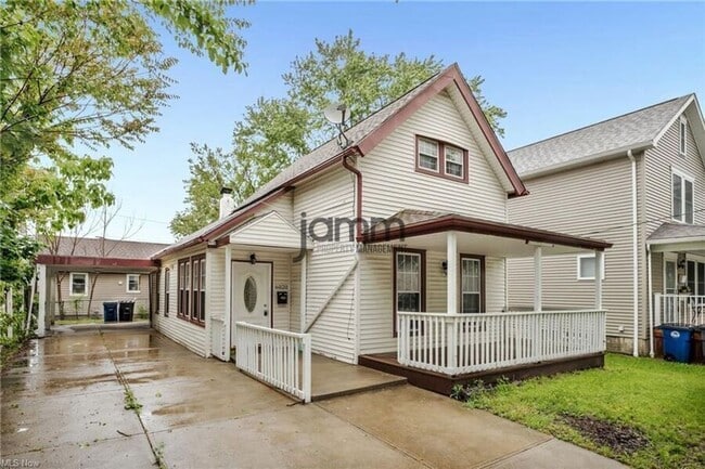 Building Photo - 6020 Wakefield Ave