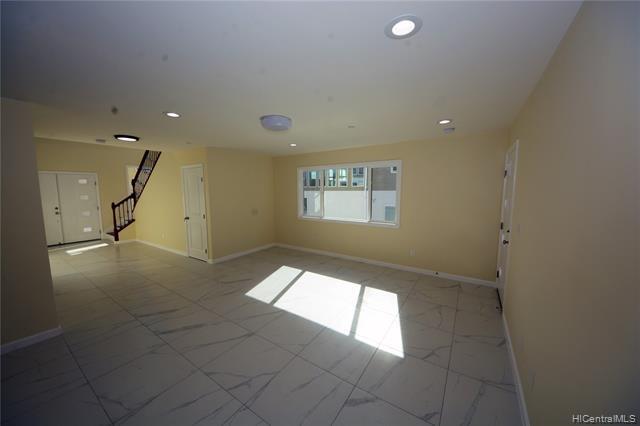 Building Photo - 928 9th Ave