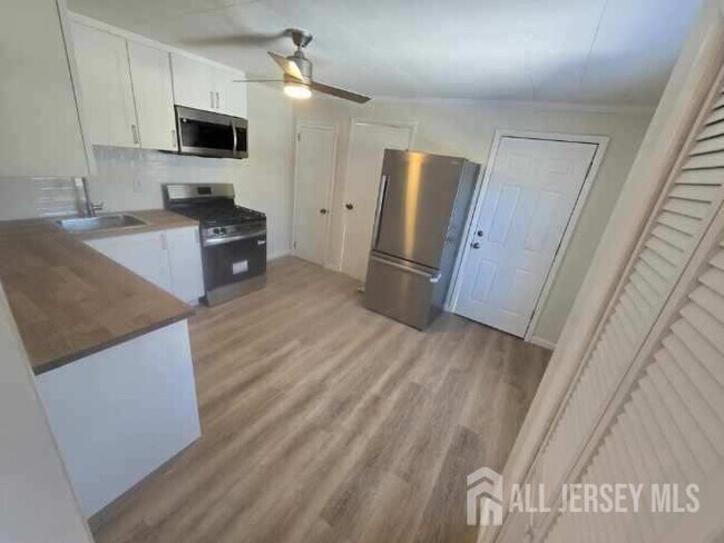 Foto del edificio - 635 Linden Ave