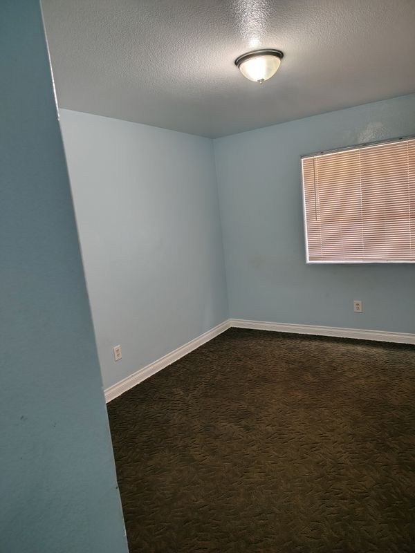 Building Photo - 10516 Avalon Blvd