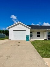 Building Photo - 54 Montee Dr