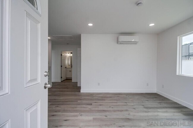 Foto del edificio - 6325 Newsome Dr