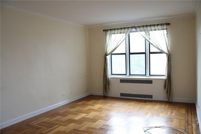 Building Photo - 210 Martine Ave