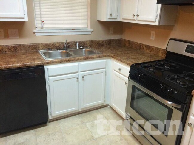 Foto del edificio - 8437 Glenwoods Dr