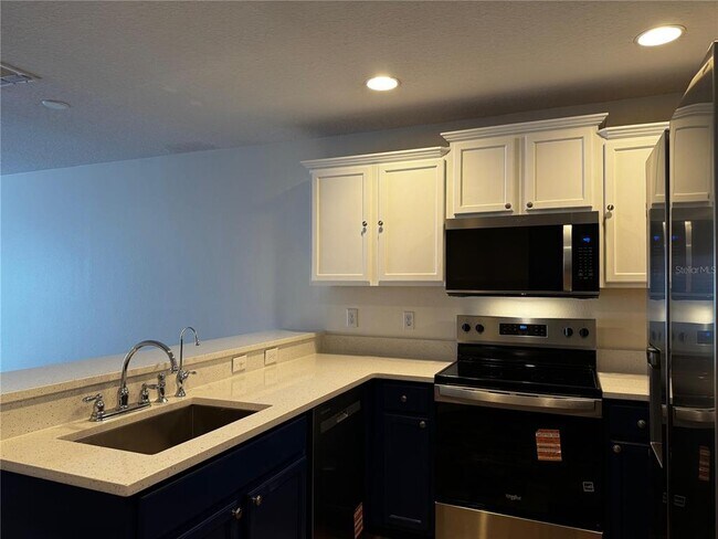 Foto del edificio - 5102 Monticello Heights Ln