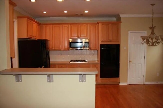Building Photo - 12442 Waterside Dr