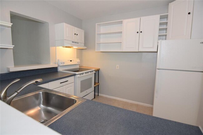 Building Photo - 21572 Edgewater Dr