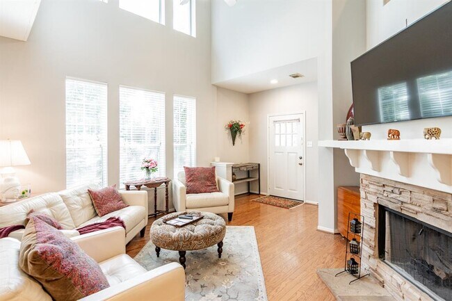 Foto del edificio - 106 Woodlily Pl