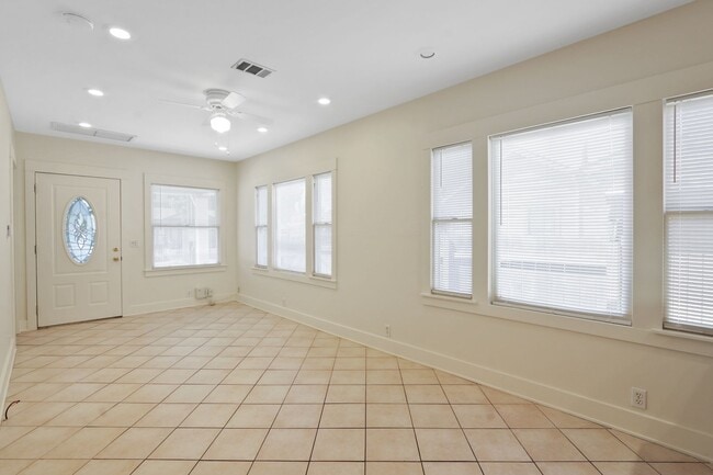 Foto del edificio - Charming Historic Rose Park Gem