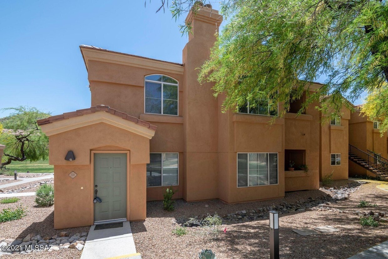 Tucson, 
                        , –