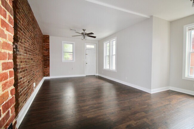 Building Photo - 1625 Green Street
