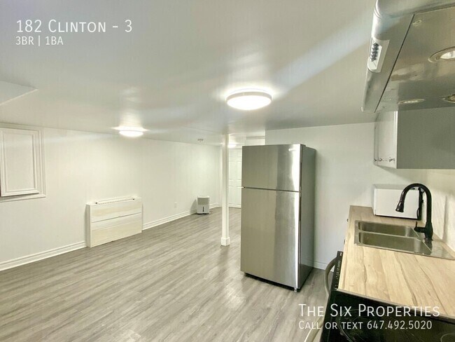 Photo du bâtiment - Brand New Three Bedroom Apartment