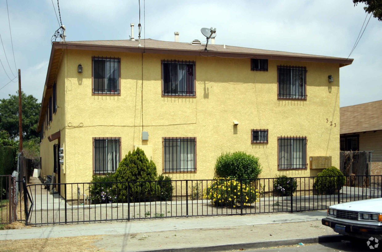 Primary Photo - Courthouse Apartments