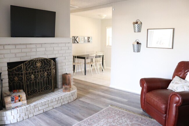Foto del edificio - 4909 8th St