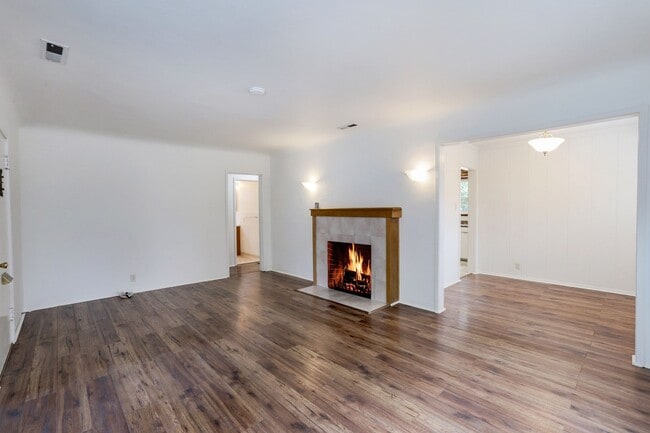 Building Photo - 2 Bed/ 1 Bath Home near downtown Campbell....