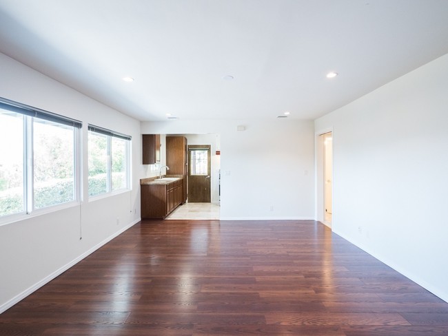 Foto del edificio - 2335 Baxter St