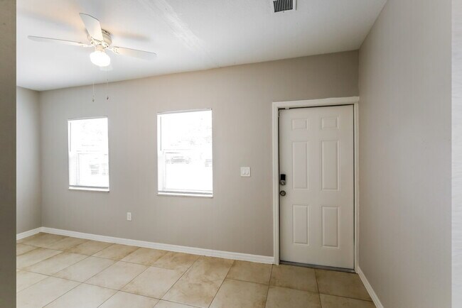 Foto del edificio - 2330 NW 153rd St