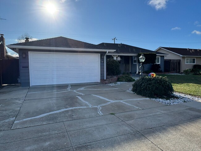 Building Photo - 38267 Farwell Dr