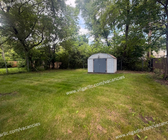 Building Photo - This stunning 4 Bedroom, 1 Bath home in Gary, IN