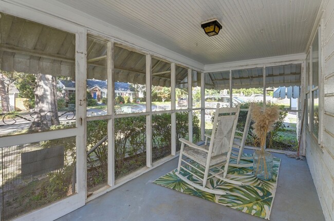 Foto del edificio - Prime Location! Minutes to The Vista, Downtown & USC!