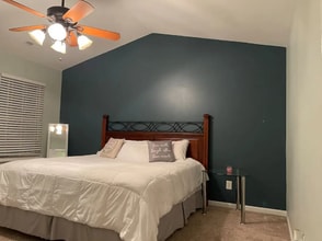 Building Photo - 2821 Trestle Ct SW