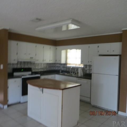 Building Photo - 8215 Riviera Ct