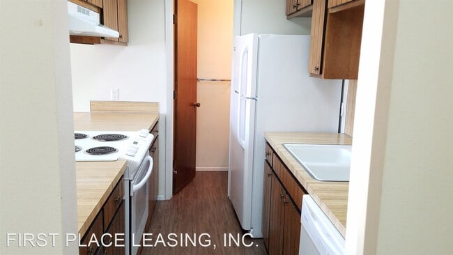 Building Photo - 2 br, 1.5 bath House - 3500 C Adenmor Ct.