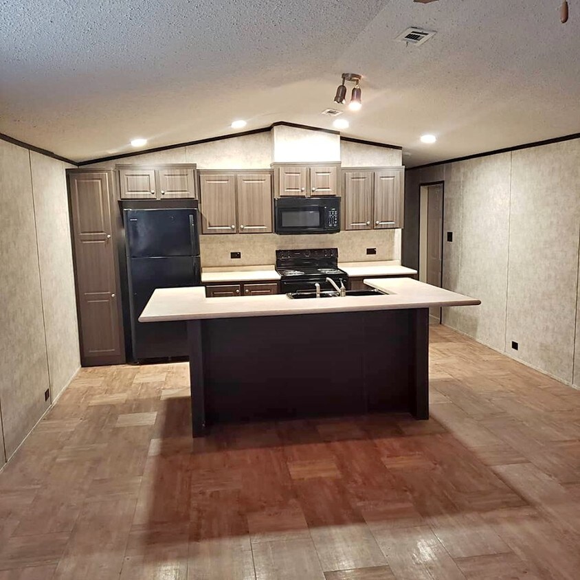 K model - 8511 Gulf Hwy