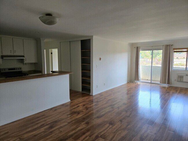 Foto del edificio - Culver city Condo for rent minutes to down...