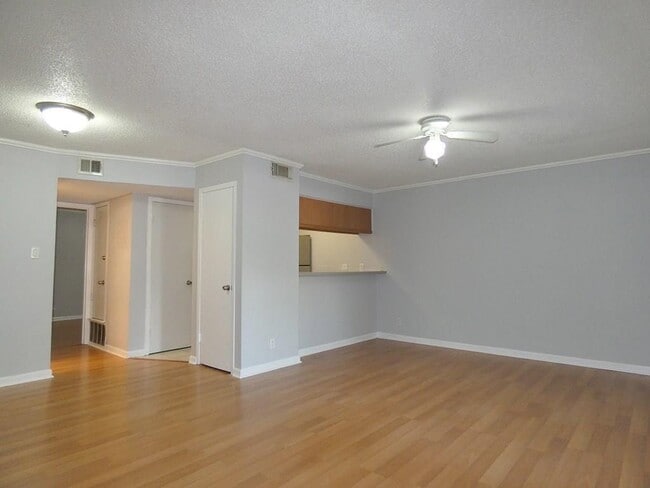 Building Photo - 202 E 45th St
