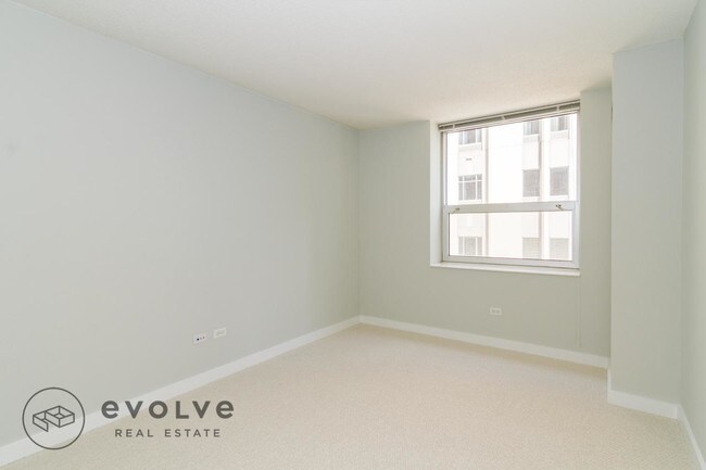 Foto del edificio - 540 N State St