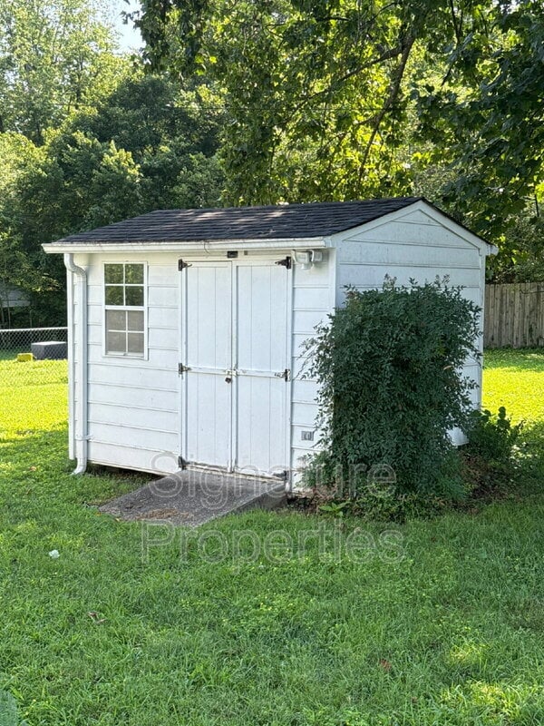 Building Photo - 1209 Foxcroft Rd