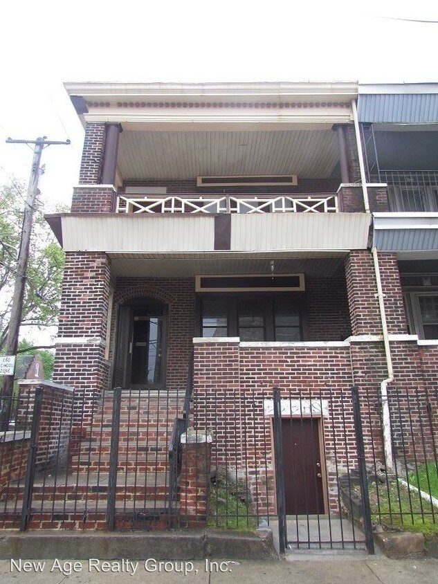 Primary Photo - 5400 Lansdowne Ave