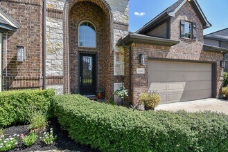 Building Photo - 22126 Grand Mist Dr