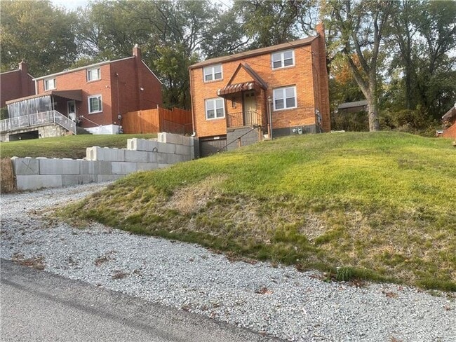 Building Photo - 7955 Thon Dr