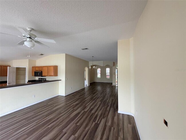 Foto del edificio - 3137 Riachuelo Ln