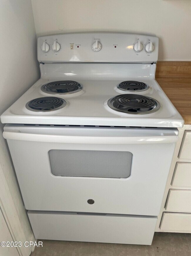 Building Photo - 3008 Stanford Rd