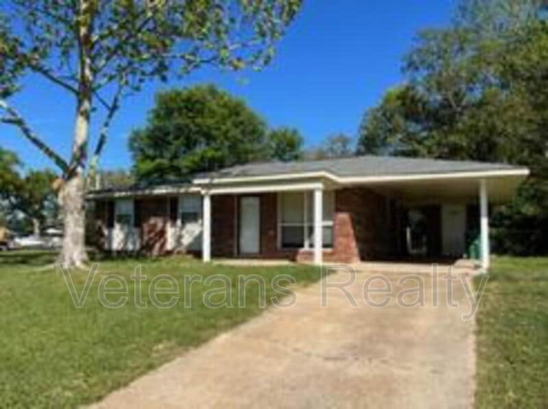 Primary Photo - 206 N Wilson Blvd