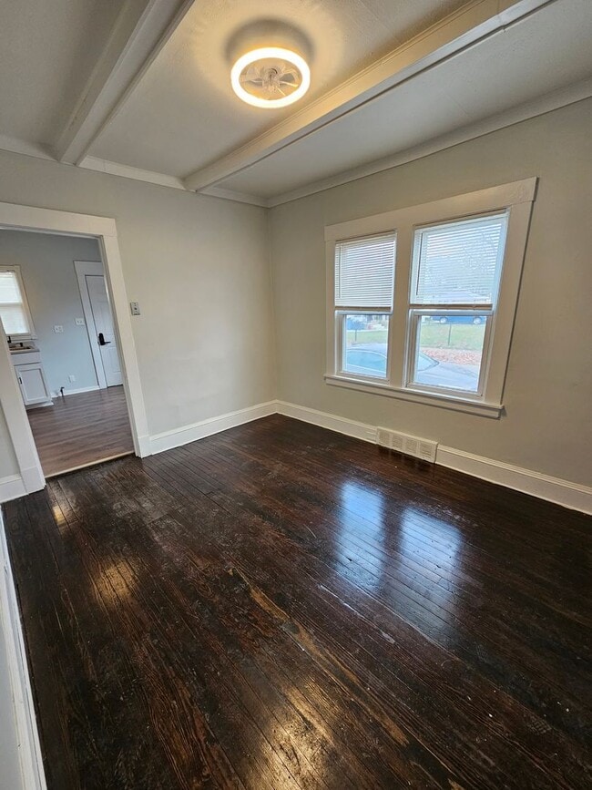 Foto del edificio - Wakefield7010-7014